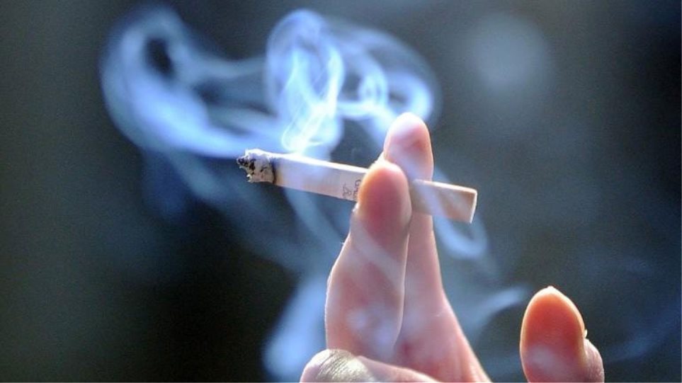 Πόσο κινδυνεύουν παιδιά, νέοι και καπνιστές - Φωτογραφία 1