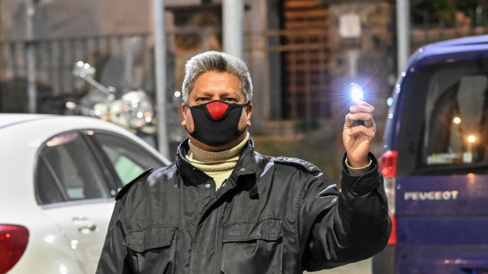 Ιταλία: Μάσκες προστασίας από ύφασμα… γραβάτας - Φωτογραφία 1