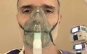 «Δεν ανέπνεα»: Ανατριχιαστικά περιγραφική η συνέντευξη ιταλού γιατρού που γλύτωσε από τον κορωνοιό