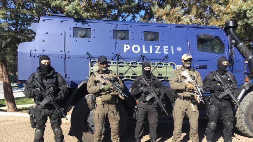 Evros – Austrian Commandos to Turkish officers: “Here it is our country, we defend the European borders” (photos) - Φωτογραφία 3