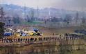 Έβρος: Παρατεταγμένοι για έφοδο δίπλα στον φράχτη στις Καστανιές - Φωτογραφία 1