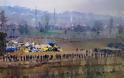 Έβρος: Παρατεταγμένοι για έφοδο δίπλα στον φράχτη στις Καστανιές - Φωτογραφία 2