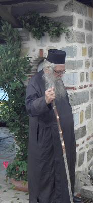 13338 - Η προσευχή του Γέροντα Ιερόθεου (†2015) - Φωτογραφία 1