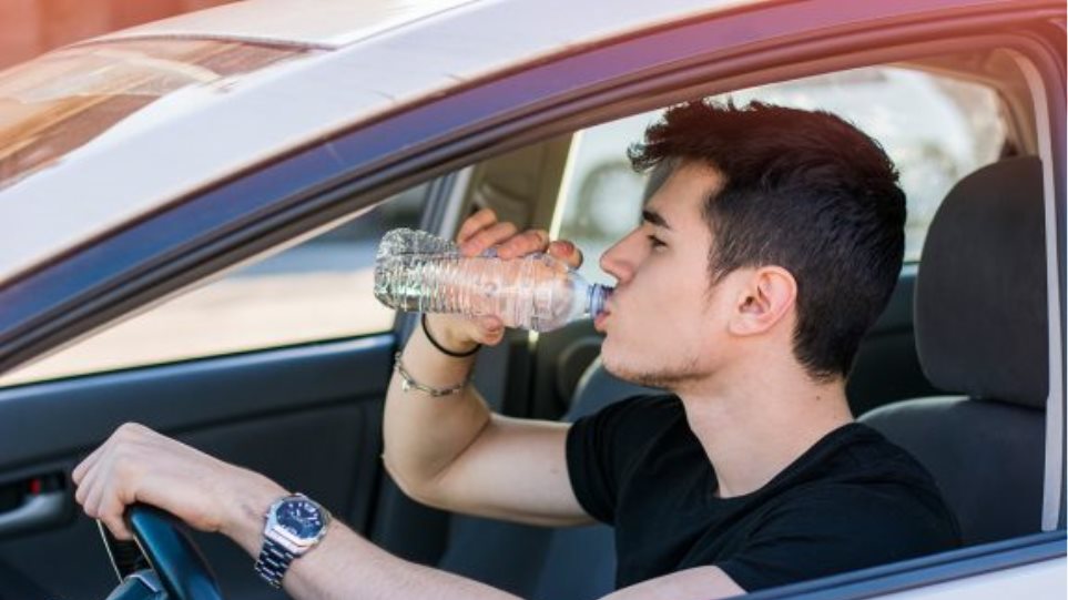 Γιατί είναι πολύ σημαντικό να πίνεις νερό όταν οδηγείς - Φωτογραφία 1