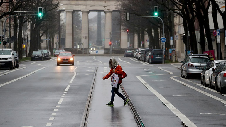 Γερμανία.... Όλο και πιο αυστηρά τα μέτρα περιορισμού της κυκλοφορίας των πολιτών - Φωτογραφία 1