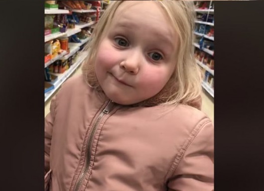 Κορωνοϊός: Viral η αντίδραση 4χρονης μπροστά στα άδεια ράφια των σούπερ μάρκετ -«Κάνεις πλάκα!» (video) - Φωτογραφία 1