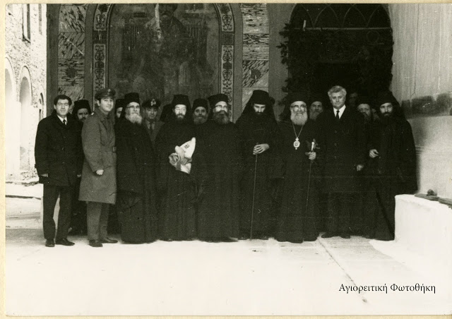 13375 - Σπάνιες φωτογραφίες από την ενθρόνιση του Ηγουμένου της Ιεράς Μονής Σταυρινικήτα, Αρχιμ. Βασιλείου, το 1968. - Φωτογραφία 1