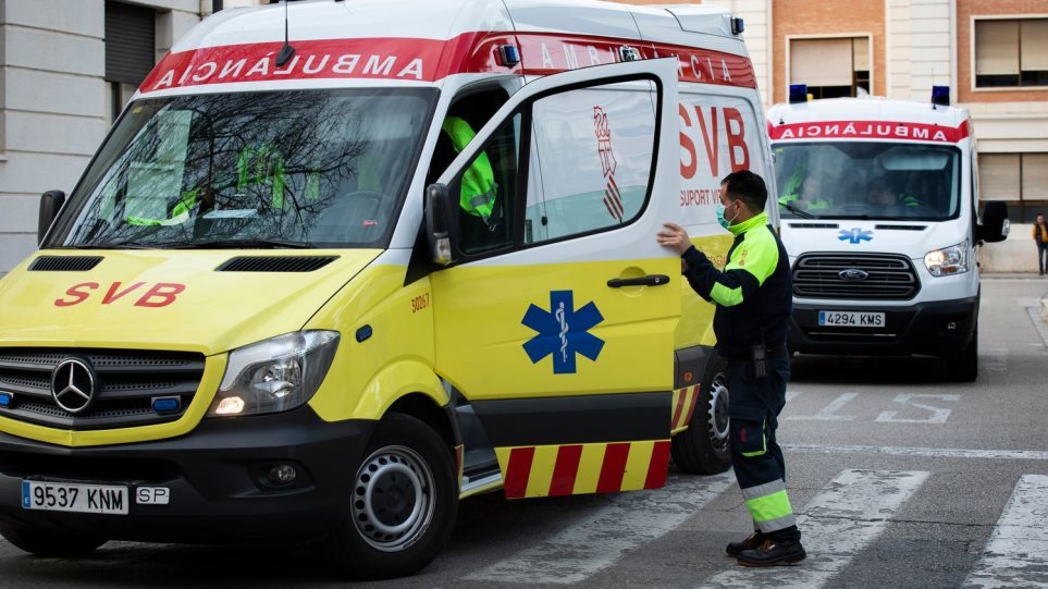 Ισπανία: Επίθεση σε ασθενοφόρα με ηλικιωμένους ασθενείς - Φωτογραφία 1