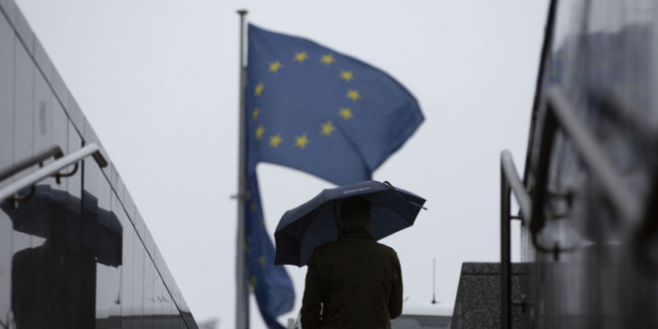 Κορωνοϊός-Le Monde: Μέσα σε τρεις εβδομάδες έπεσαν όλα τα οικονομικά ταμπού της Ευρώπης, «βρέχει» χρήμα - Φωτογραφία 1