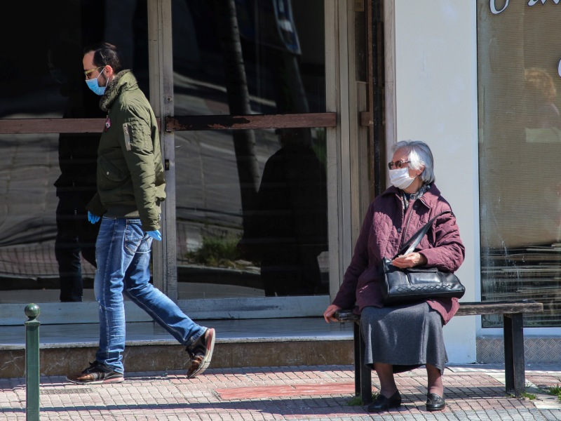Daily Telegraph: Παράδειγμα προς μίμηση η ψύχραιμη συμπεριφορά των Ελλήνων στον κορωνοϊό - Φωτογραφία 1