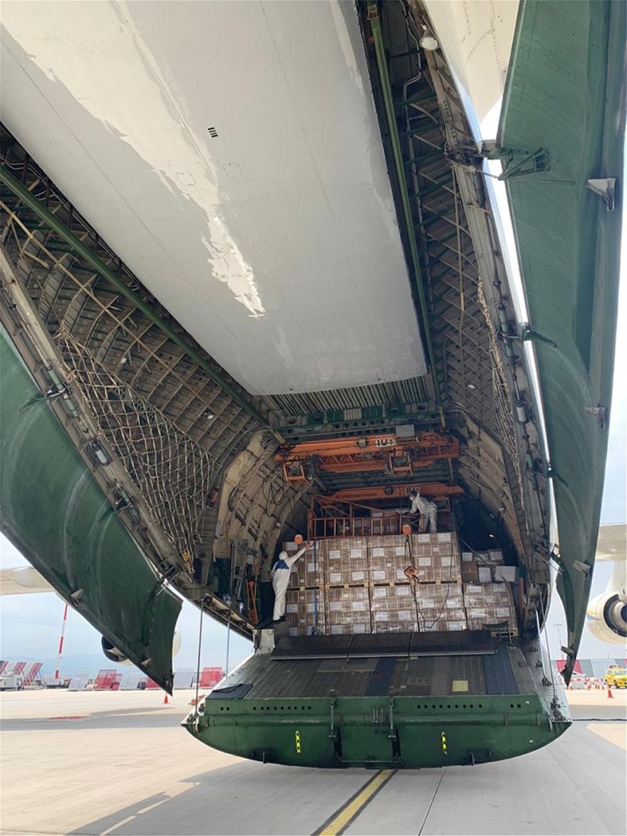 80 τόνοι υγειονομικού υλικού ήρθαν από την Κίνα με Antonov - Φωτογραφία 3