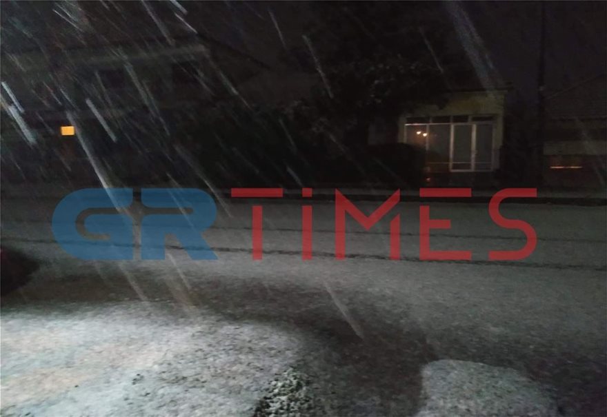 Κακοκαιρία: Χιονίζει στην Αλεξάνδρεια Ημαθίας και στο νομό Λάρισας - Φωτογραφία 4
