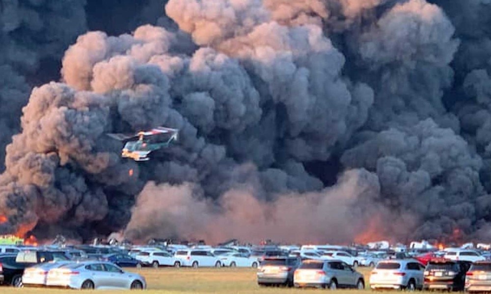 Πυρκαγιά καταστρέφει 3.500 αυτοκίνητα - Φωτογραφία 2