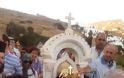 Λιτανεία της θαυματουργής εικόνας της Παναγίας της Τήνου, στο χωριό Τριαντάρο της Τήνου