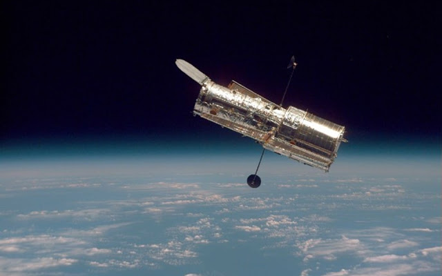 30 χρόνια διαστημικό τηλεσκόπιο Hubble. - Φωτογραφία 1