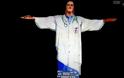 Άγαλμα Χριστού στο Ρίο: Το «έντυσαν» γιατρό - Δείτε βίντεο