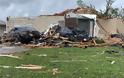 ΗΠΑ: Ανεμοστρόβιλος διέλυσε σπίτια και το αεροδρόμιο στο Μονρό της Λουιζιάνας (φωτ) - Φωτογραφία 3
