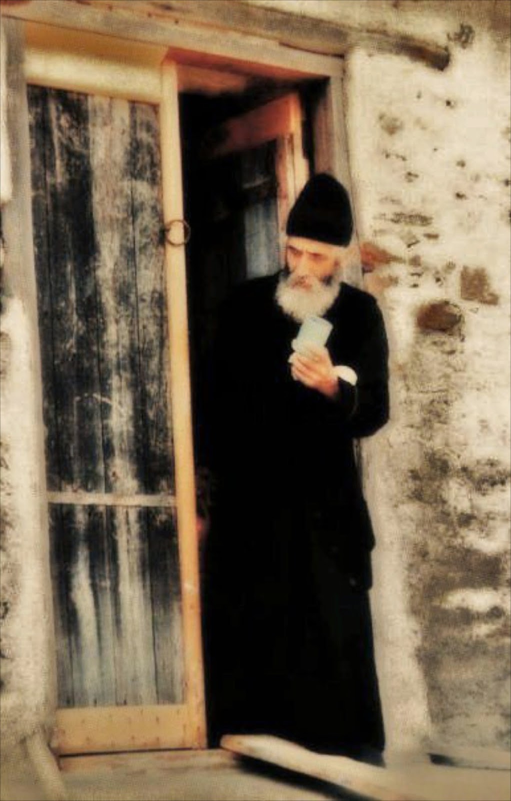 ΘΗΣΑΥΡΟΣ! Δεκάδες φωτογραφίες του αγαπημένου μας Αγίου Γέροντος Παϊσίου του Αγιορέιτου - Φωτογραφία 129