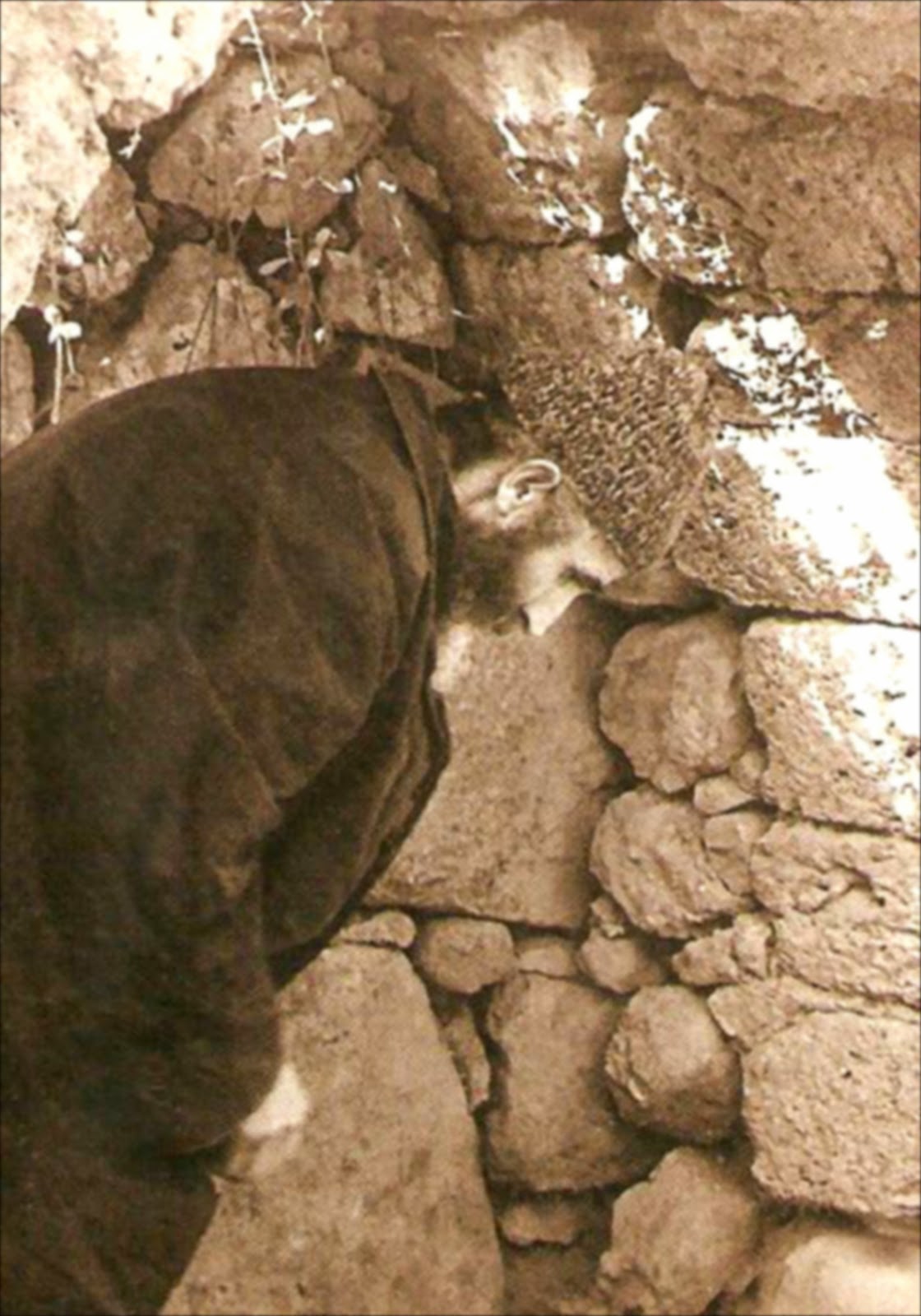 ΘΗΣΑΥΡΟΣ! Δεκάδες φωτογραφίες του αγαπημένου μας Αγίου Γέροντος Παϊσίου του Αγιορέιτου - Φωτογραφία 191