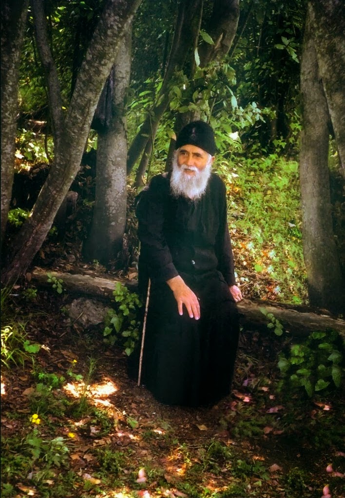 ΘΗΣΑΥΡΟΣ! Δεκάδες φωτογραφίες του αγαπημένου μας Αγίου Γέροντος Παϊσίου του Αγιορέιτου - Φωτογραφία 57