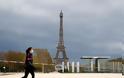 Οι δρόμοι του Παρισιού σε καραντίνα η πόλη του Φωτός χωρίς τους τουρίστες της;