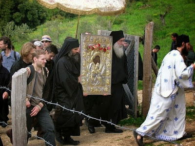 13544 - Σήμερα η Λιτανεία της Εικόνας Άξιον Εστί στις Καρυές του Αγίου Όρους. Γιορτάζουν οι Κελλιώτες μοναχοί - Φωτογραφία 4
