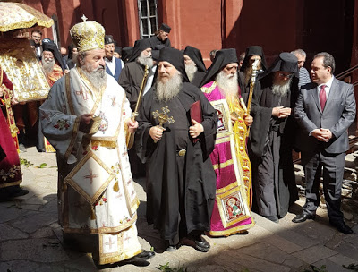 13544 - Σήμερα η Λιτανεία της Εικόνας Άξιον Εστί στις Καρυές του Αγίου Όρους. Γιορτάζουν οι Κελλιώτες μοναχοί - Φωτογραφία 9