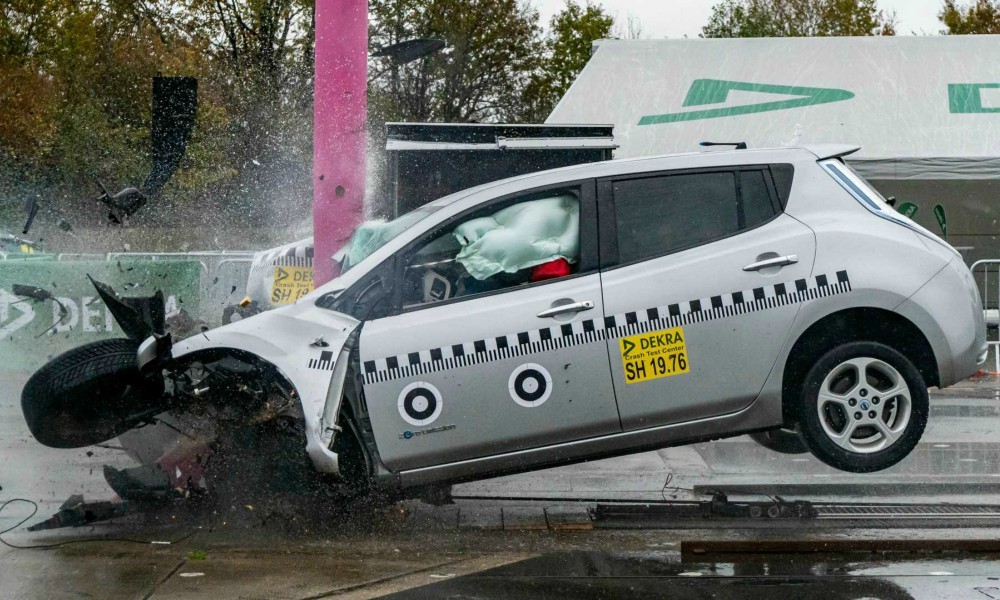 Crash Test με ηλεκτρικό αυτοκίνητο (+video) - Φωτογραφία 1