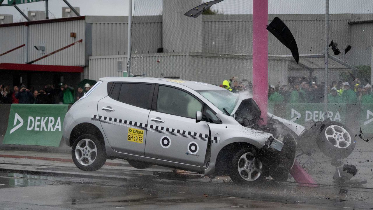 Crash Test με ηλεκτρικό αυτοκίνητο (+video) - Φωτογραφία 2