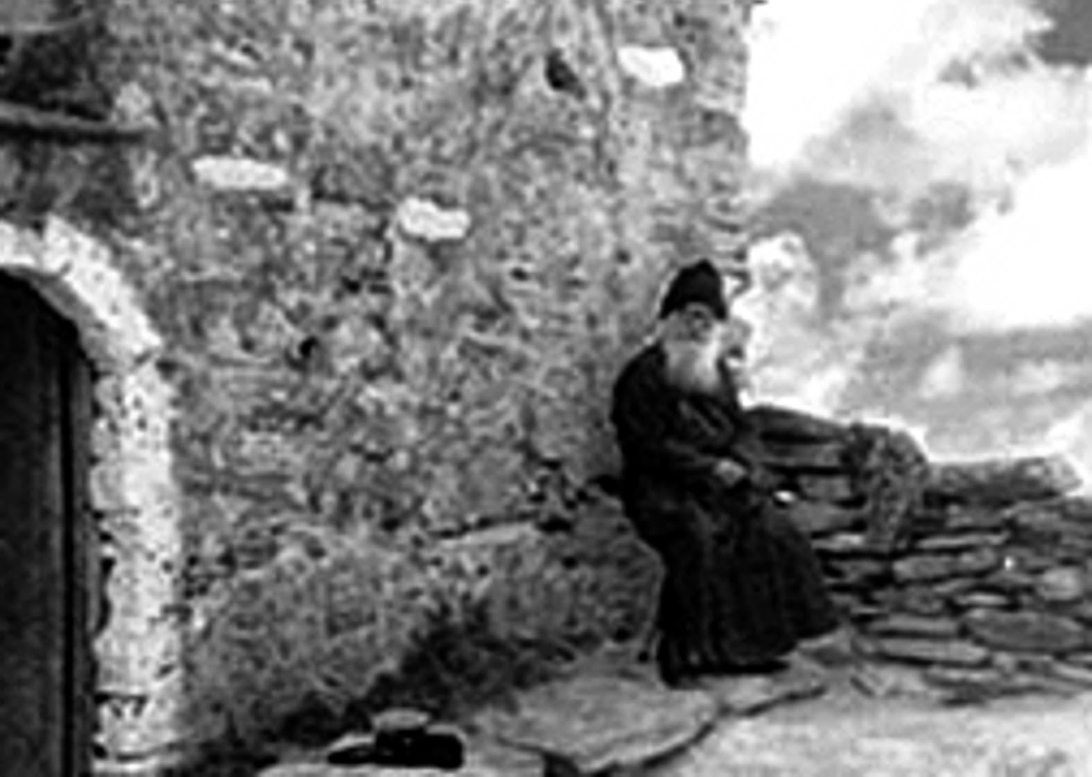 ΘΗΣΑΥΡΟΣ! Δεκάδες φωτογραφίες του αγαπημένου μας Αγίου Γέροντος Πορφυρίου του Καυσοκαλυβίτη - Φωτογραφία 8