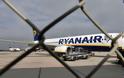 Ryanair: Δεν ξαναπετάμε αν «φύγουν» τα μεσαία καθίσματα