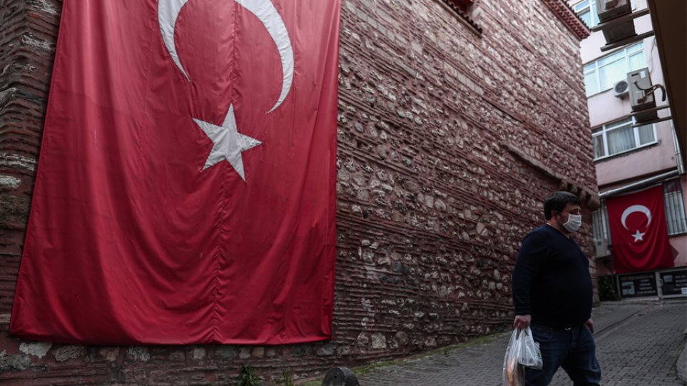 Τουρκία: Πάνω από 400 συλλήψεις για «προκλητικές» αναρτήσεις στα social media - Φωτογραφία 1