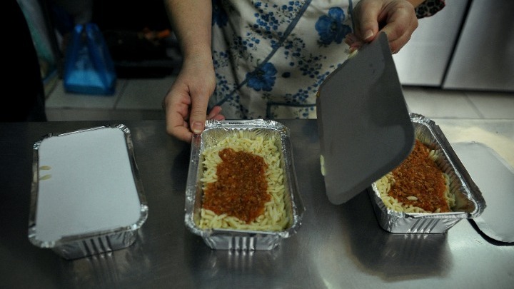 Διανομή γευμάτων σε δεκαεπτά χιλιάδες πολίτες - Φωτογραφία 1