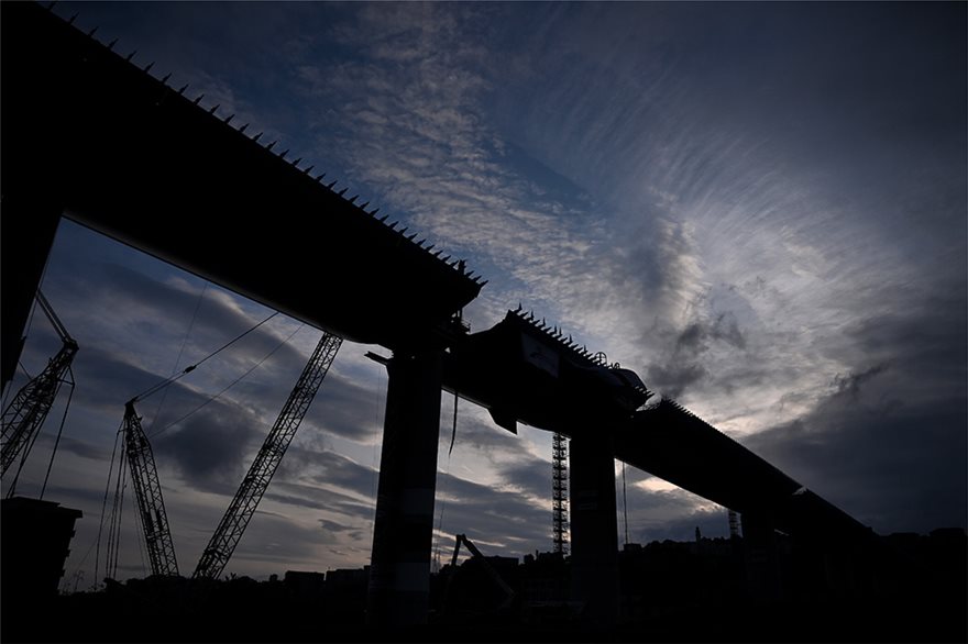 Γέφυρα στη Γένοβα: Σήμερα ολοκληρώνεται η κατασκευή της - Φωτογραφία 4