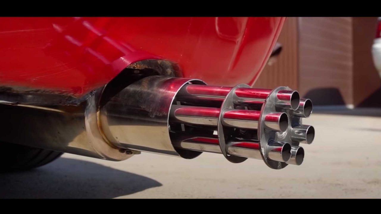 Βίντεο: Ένα Lada με πολυβόλο στην εξάτμιση - Φωτογραφία 1