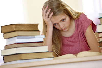 Στο άγχος των εξετάσεων μπορεί να οφείλεται πονοκέφαλος, ταχυκαρδίες, συχνοουρία, θυμός, βήχας, καούρες, πόνος στο στομάχι, αϋπνία - Φωτογραφία 5