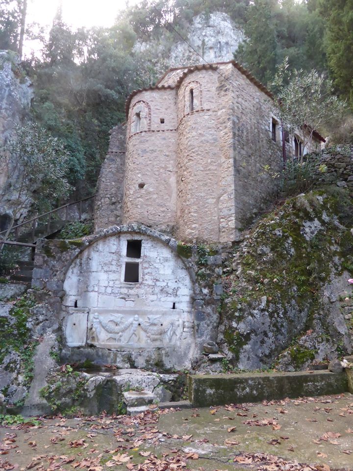 Ο ναός του Αγίου Ιωάννου του Θεολόγου,στην περιοχή των «Βουβάλων»,στο Μυστρά - Φωτογραφία 1