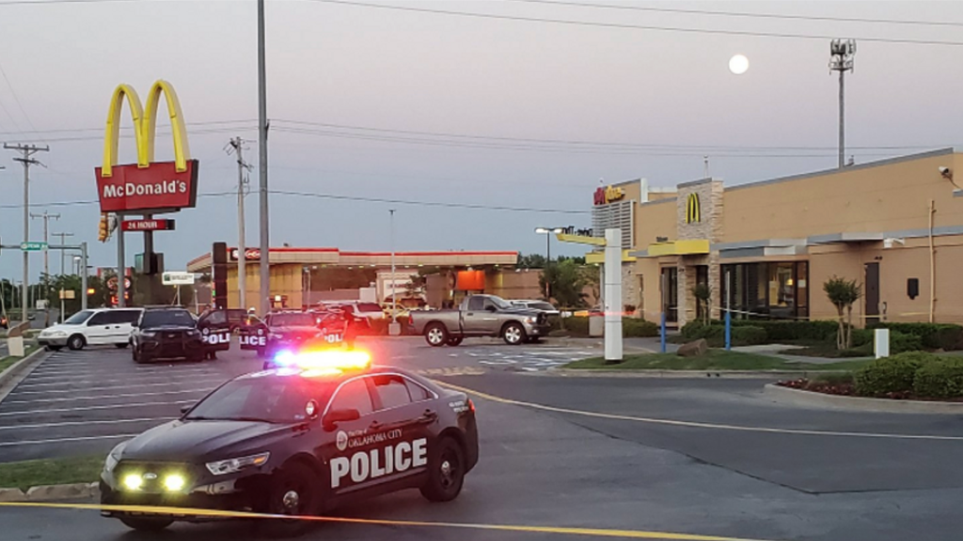 ΗΠΑ: Μια τσαντισμένη 32χρονη άνοιξε πυρ σε εστιατόριο McDonald's στην Οκλαχόμα - Φωτογραφία 1