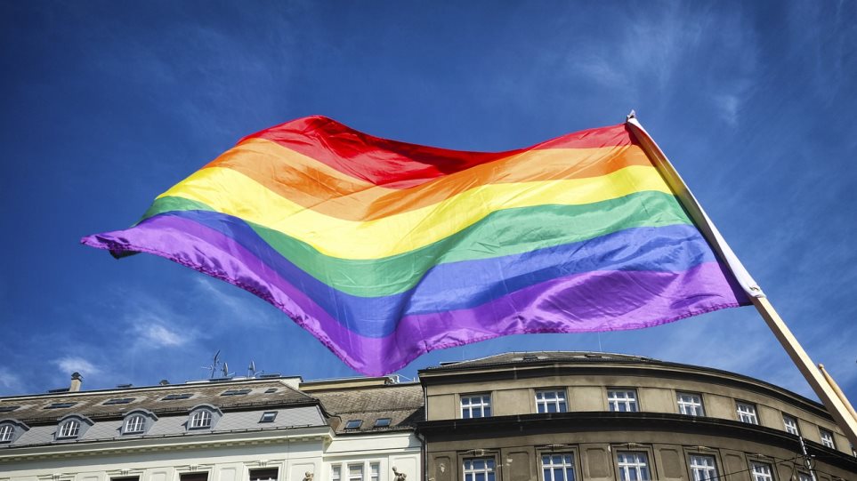 Γερμανία απαγορεύει τη «θεραπεία αλλαγής σεξουαλικού προσανατολισμού» για γκέι ανήλικους - Φωτογραφία 1