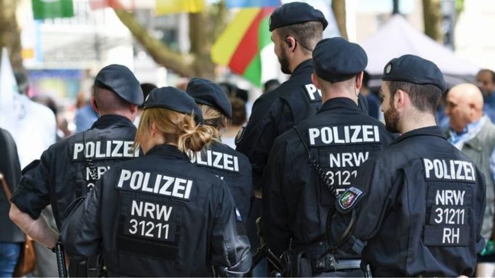 Γερμανία: Όπλα και εκρηκτικά βρέθηκαν σε σπίτι στρατιώτη των ειδικών δυνάμεων - Φωτογραφία 1