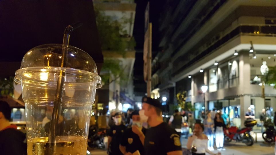 Θεσσαλονίκη: Συνωστισμός και πάλι για ένα ποτό - φωτος - Φωτογραφία 1