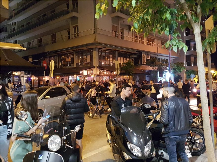 Θεσσαλονίκη: Συνωστισμός και πάλι για ένα ποτό - φωτος - Φωτογραφία 2
