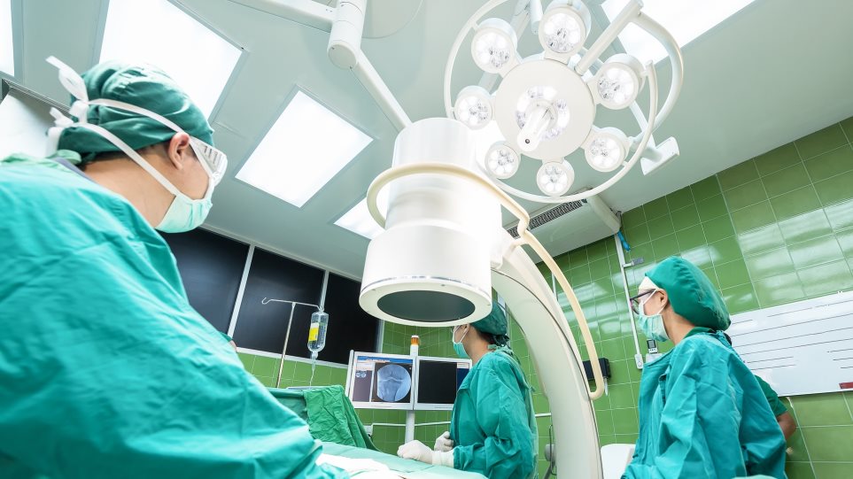 Κορωνοϊός: 7.500 χειρουργικές επεμβάσεις εκτιμάται ότι ακυρώνονται ανά εβδομάδα - Φωτογραφία 1
