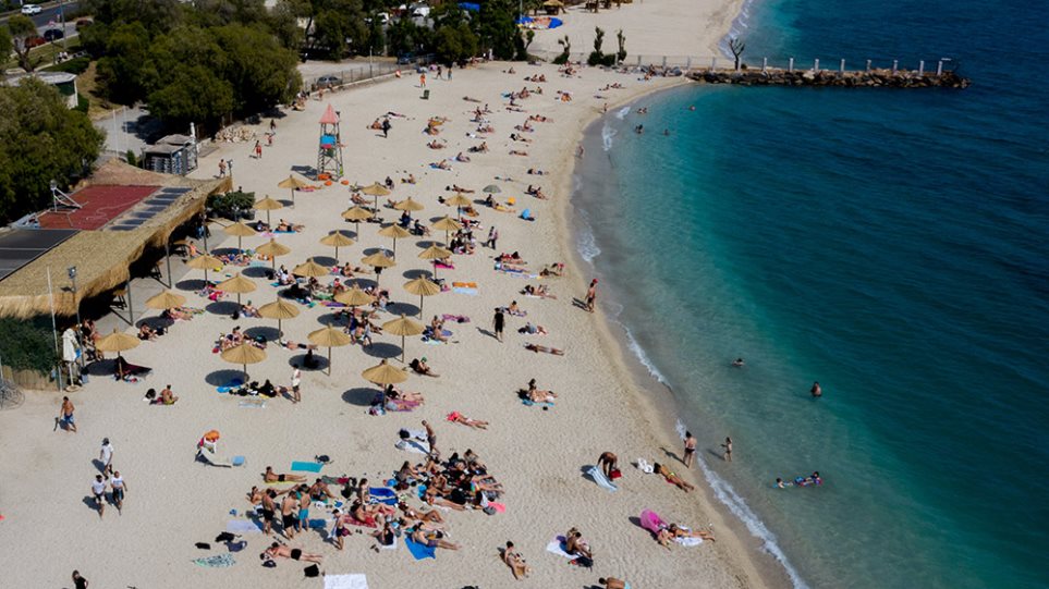 Άρση μέτρων: «Οι Έλληνες μπορούν να επιστρέψουν στις παραλίες» γράφει το Der Spiegel - Φωτογραφία 1