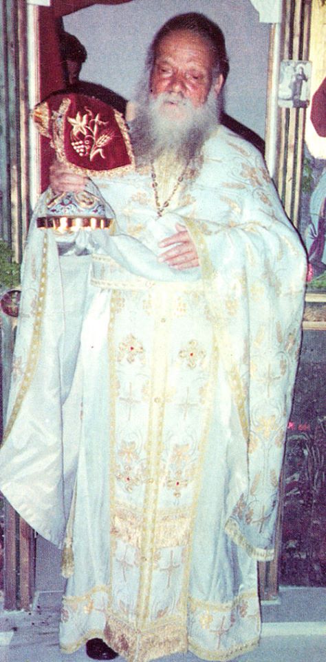 Ο π. Ευμένιος Σαριδάκης στέλνει ιερέα σε ετοιμοθάνατο νεαρό - Φωτογραφία 1