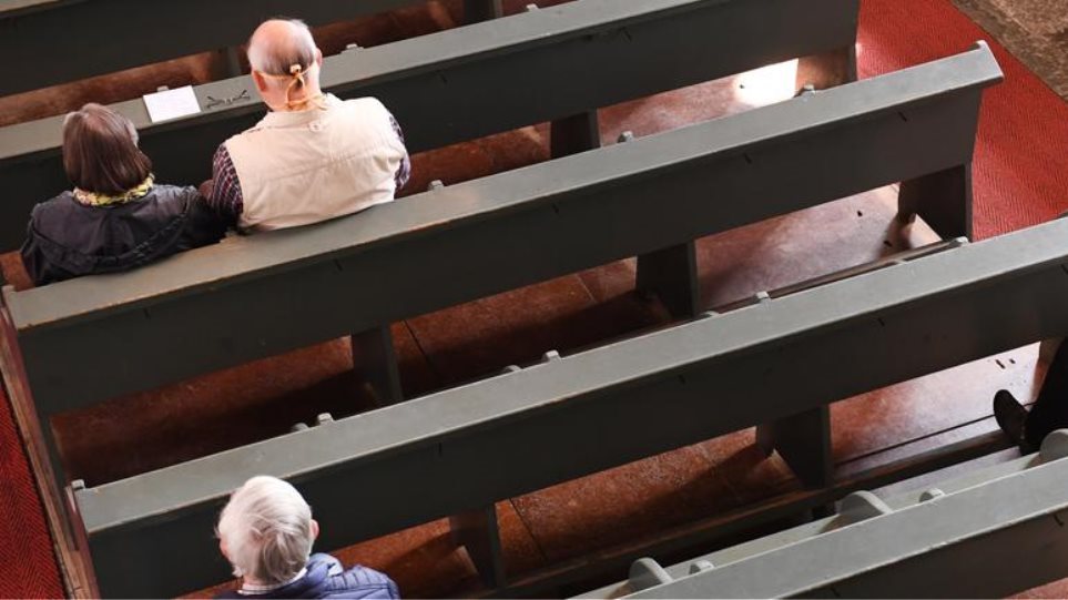 Γερμανία: Πάνω από 150 κρούσματα συνδέονται με εκκλησίες στην Έσση - Φωτογραφία 1