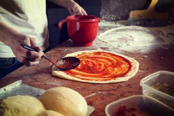 Ιστορία της γεύσης: Πίτσα, από την αρχαιότητα μέχρι τη Νάπολη του 18ου αιώνα - Φωτογραφία 1