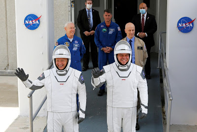 Αναβλήθηκε η ιστορική αποστολή αστροναυτών της SpaceX στο Διάστημα - Φωτογραφία 1