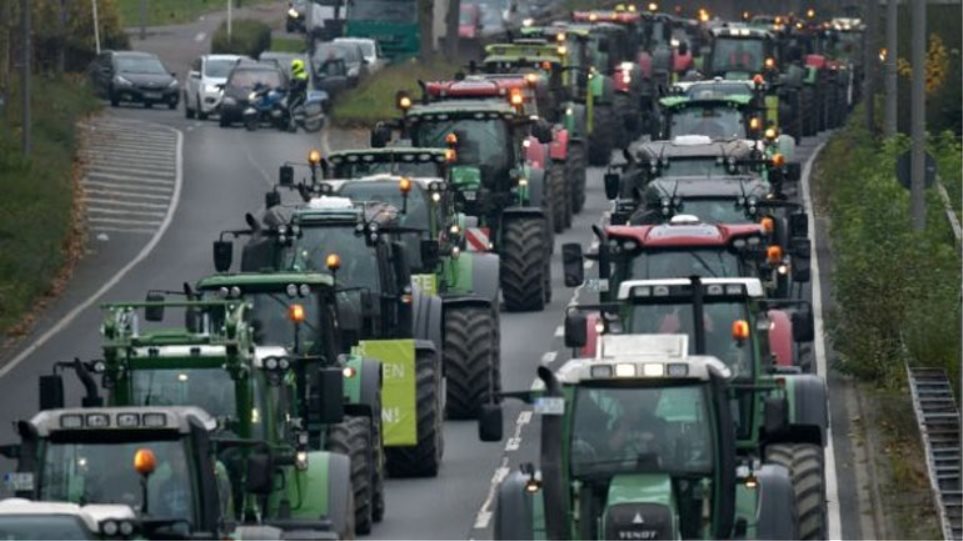 Γερμανία: Διαδηλώσεις αγροτών με τρακτέρ στους δρόμους - Φωτογραφία 1