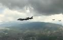 Ελληνικά F-16 συνοδεύουν αμερικανικά μαχητικά πάνω από τα Σκόπια (pics) - Φωτογραφία 1